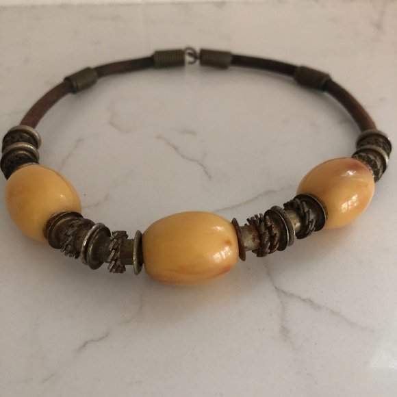 Vintage Bakelite Bead, Metal & Leather Choker and Bracelet - Picture 8 of 8